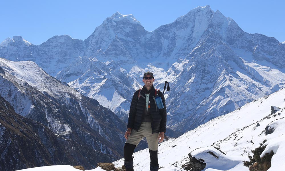 Is solo everest base camp trek possible?