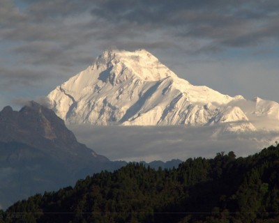 Where is Kanchenjunga Mountain located